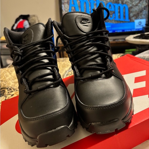 mens nike boots size 9